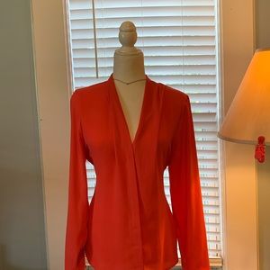 Lovely blouse. In great shape.